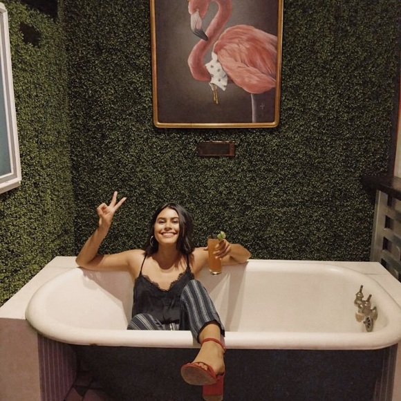 Meet your Posher, Ella - Picture 4 of 5